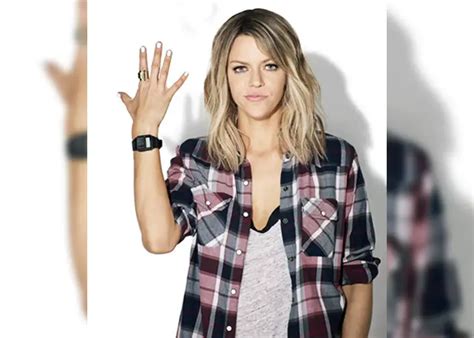 Like a Boss — Kaitlin Olson’s Response to Plastic。